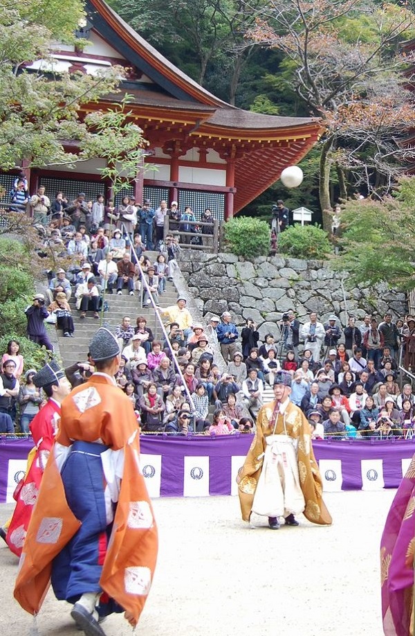 kemari ceremony at Tanzan shrine